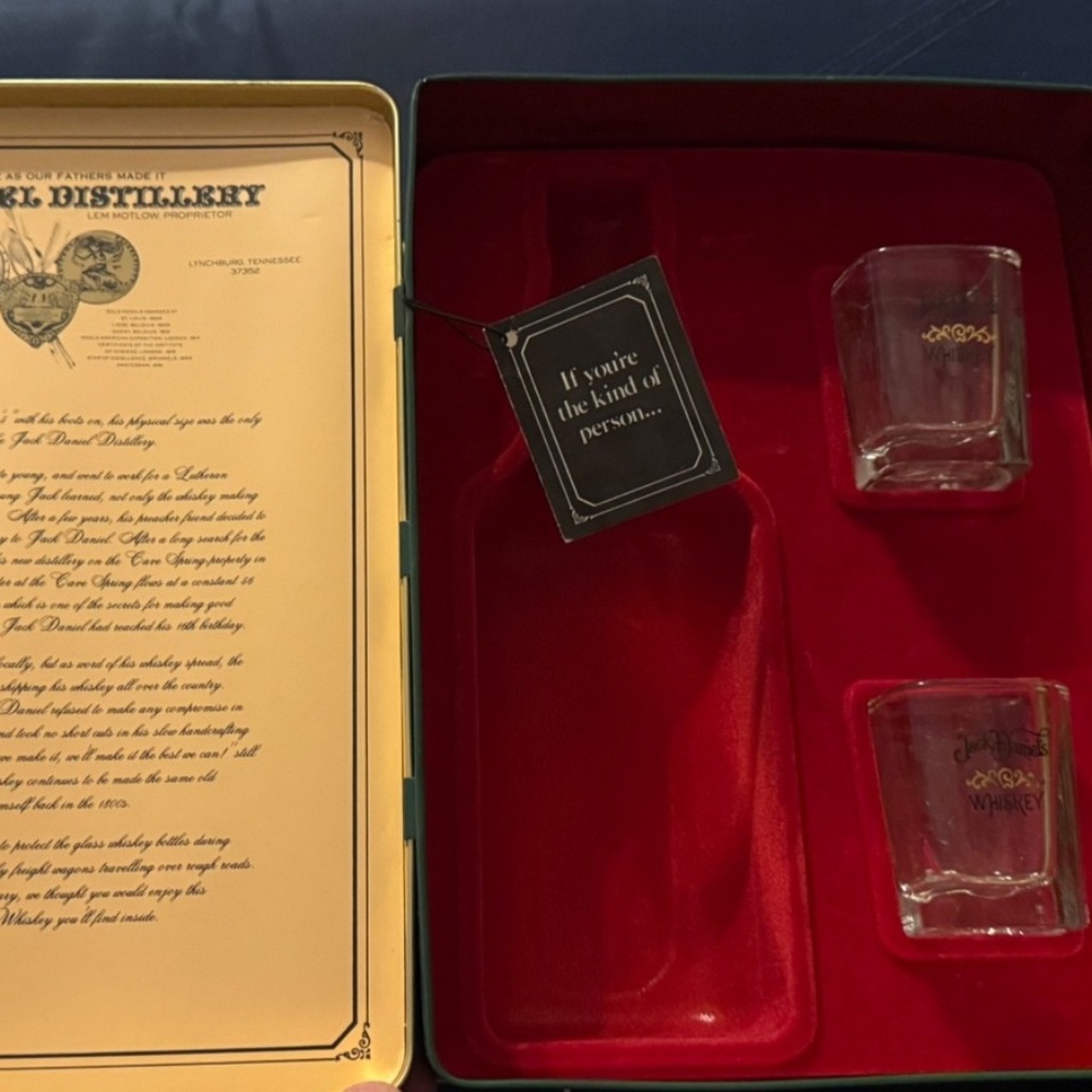 Vintage Jack Daniels Old No. 7 Tennessee Whiskey Tin, Never Used Glasses, Insert